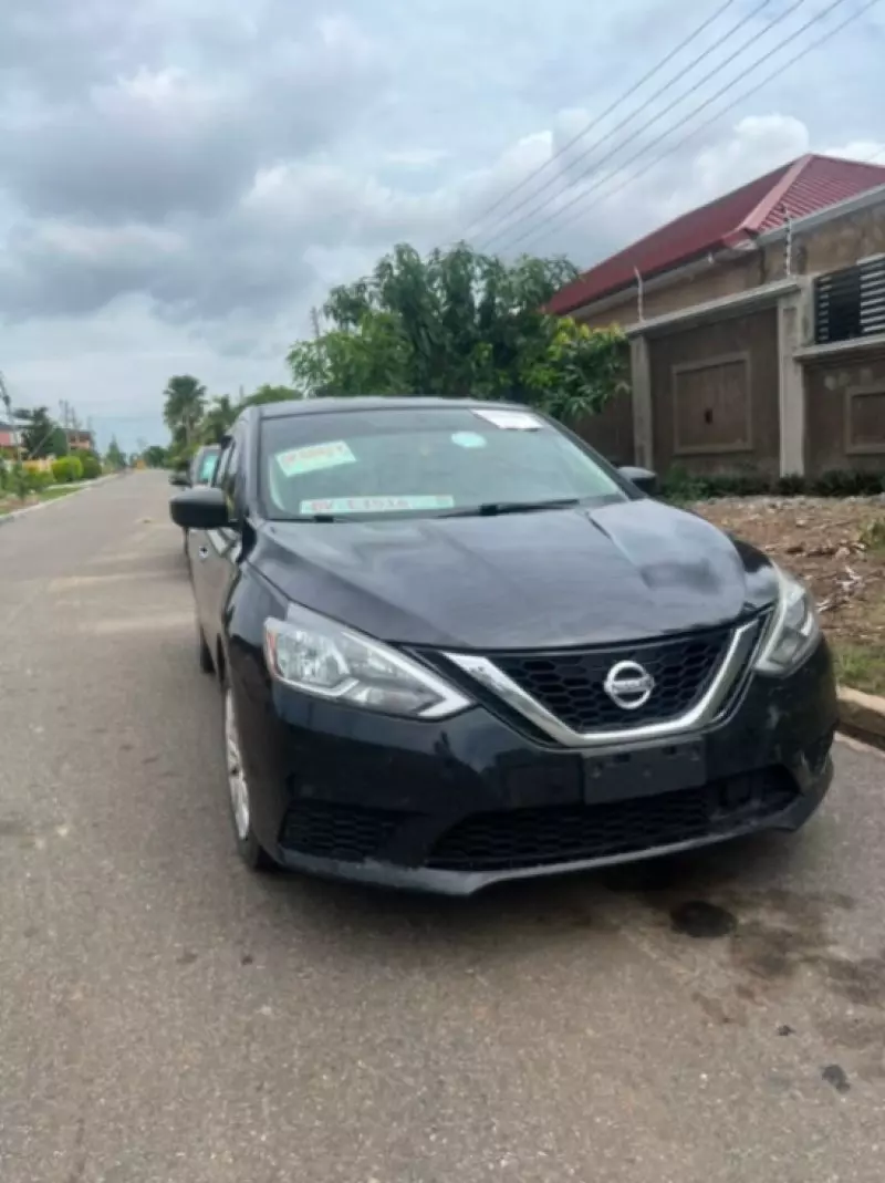 Nissan Sentra   - 2019