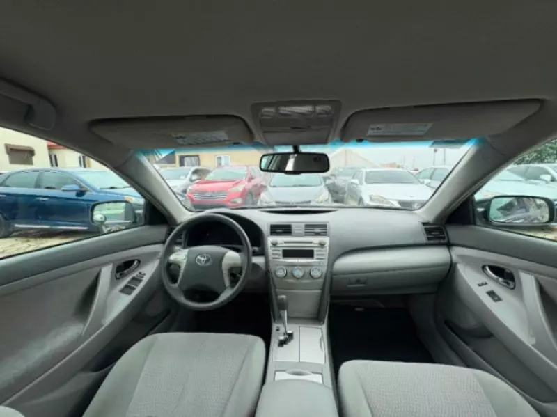 Toyota Camry   - 2011