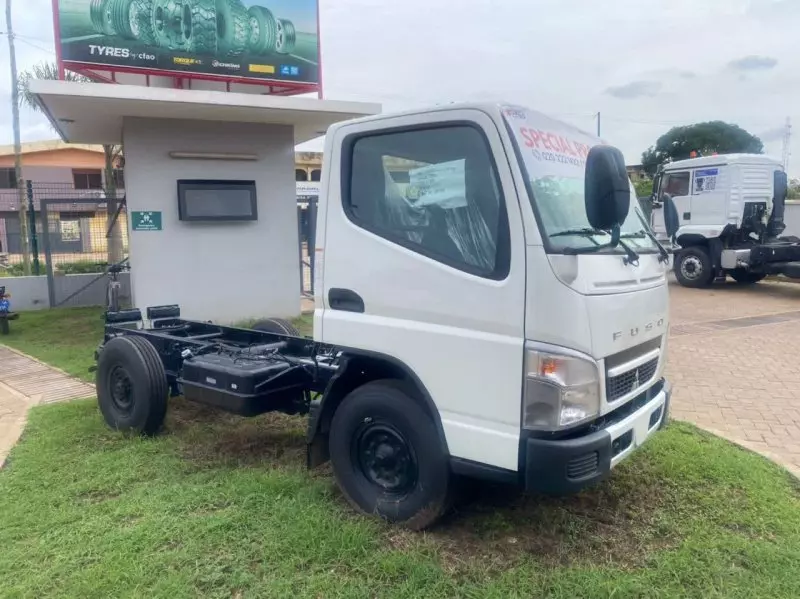 Mitsubishi Fuso Canter   - 2025
