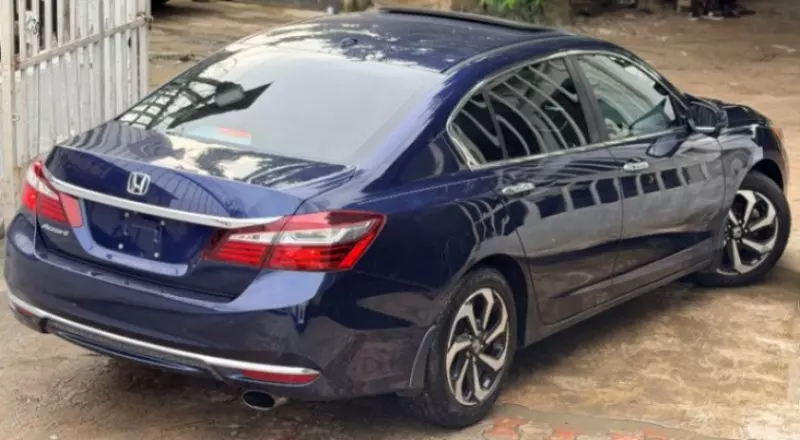 Honda Accord   - 2017