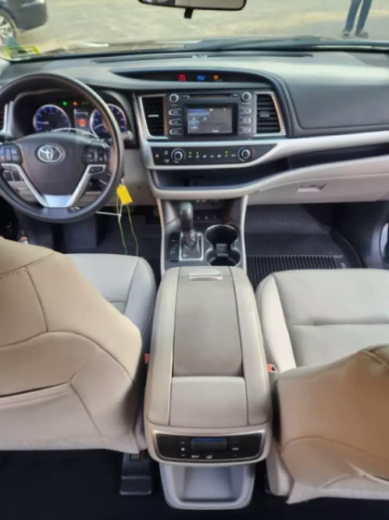 TOYOTA Highlander   - 2019