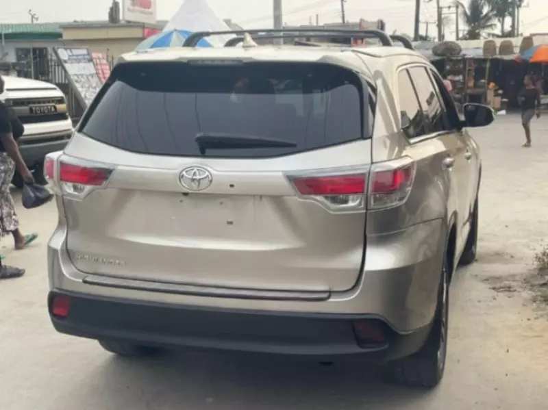 Toyota Highlander - 2016
