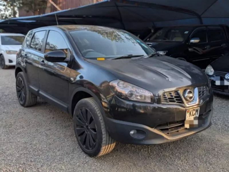 Nissan Qashqai   - 2010