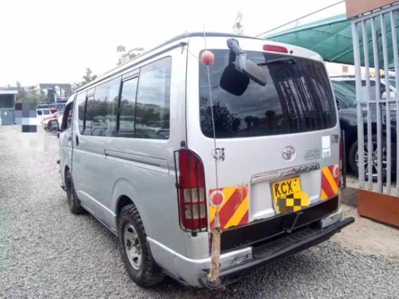Toyota Hiace   - 2012