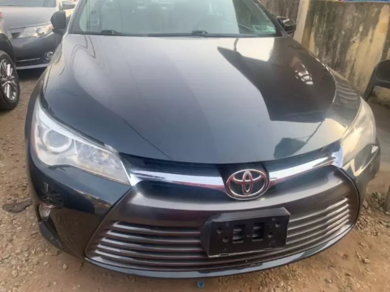Toyota Camry   - 2016