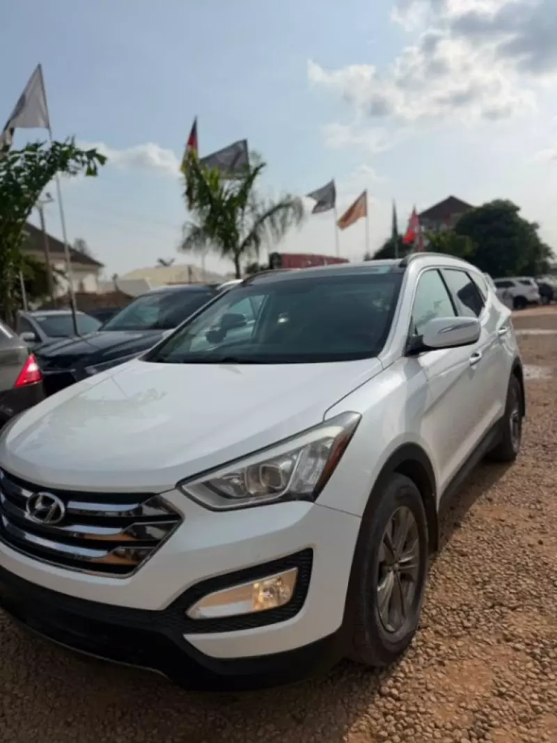 Hyundai Santa Fe   - 2014