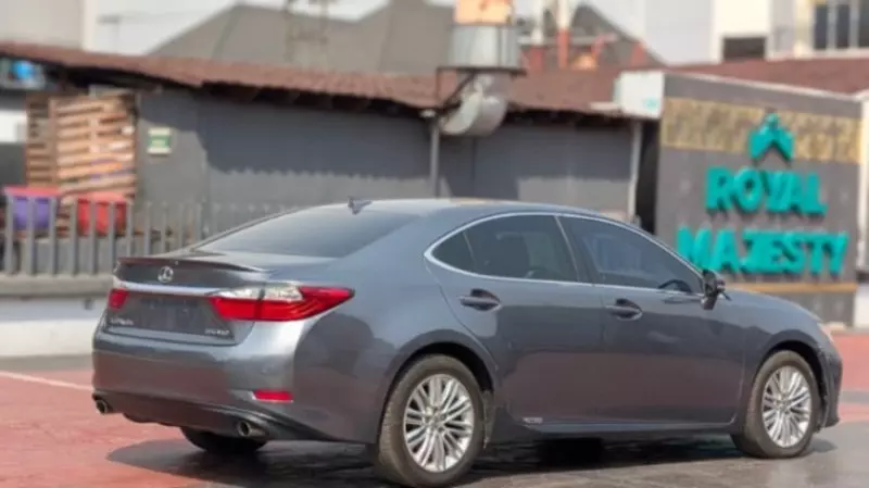 Lexus ES   - 2013