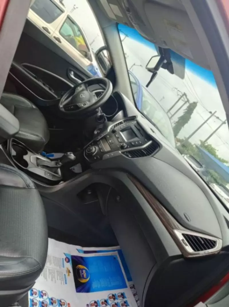 Hyundai Santa Fe   - 2013