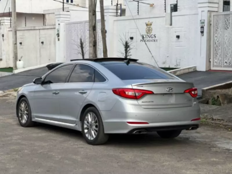 Hyundai Sonata   - 2015