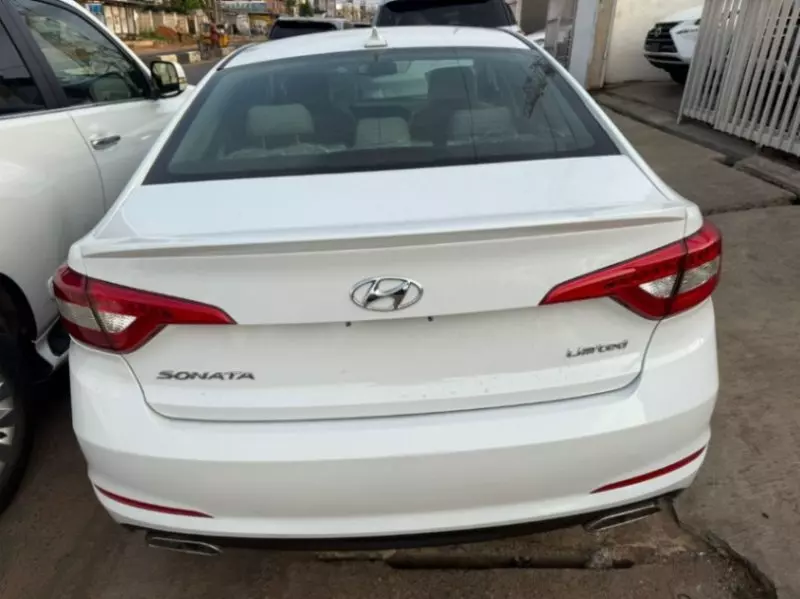 Hyundai Sonata   - 2015