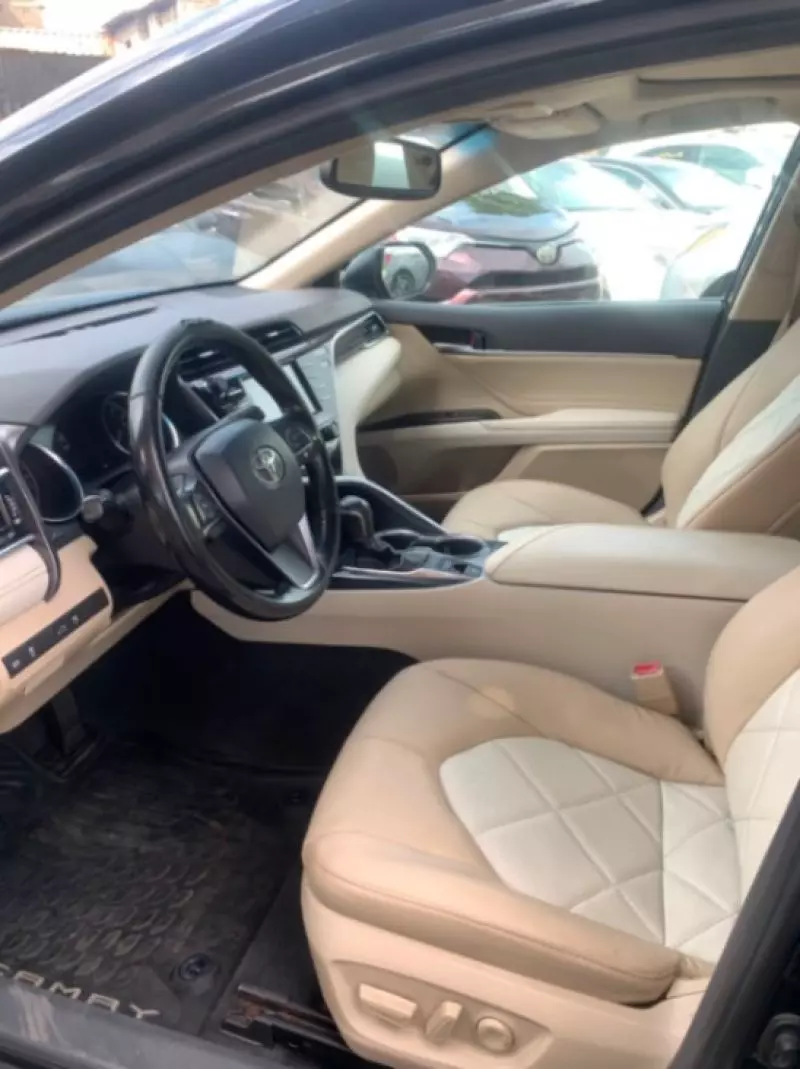TOYOTA Camry   - 2018