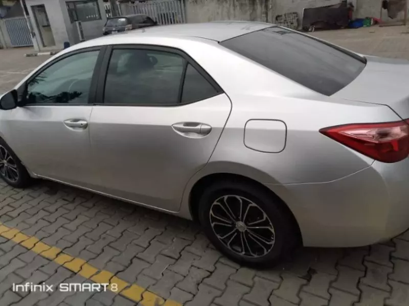 Toyota Corolla   - 2015