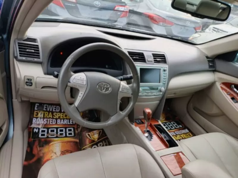 Toyota Camry   - 2009