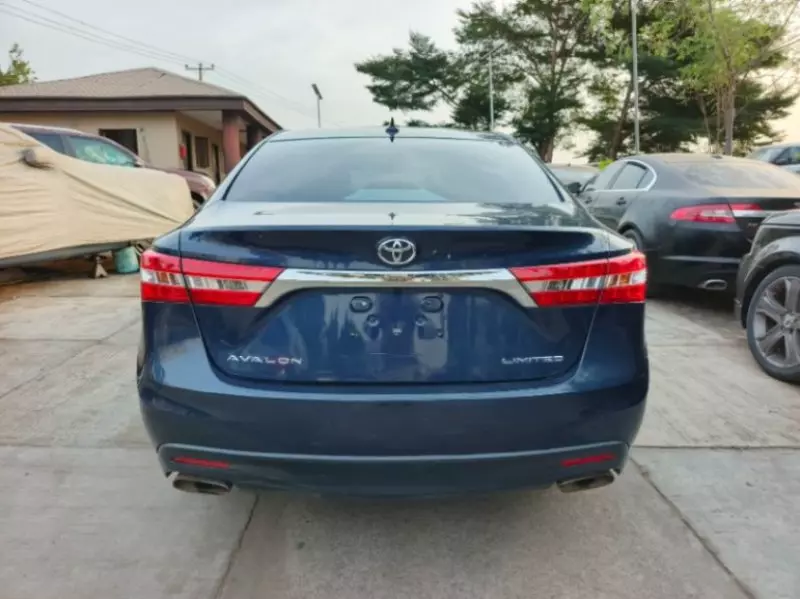 TOYOTA Avalon   - 2015