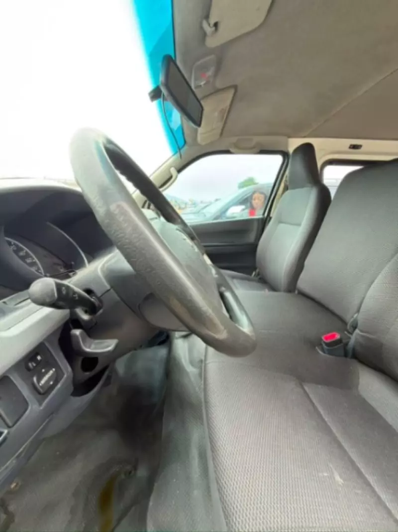 TOYOTA Hiace - 2012