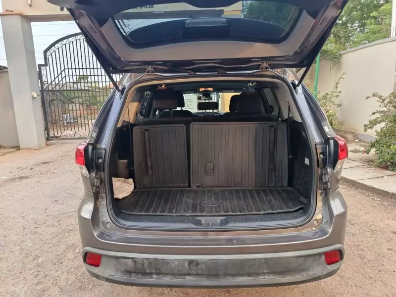 Toyota Highlander   - 2018