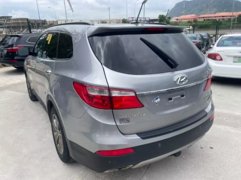 Hyundai Santa Fe   - 2016