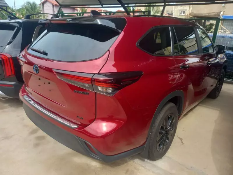 Toyota Highlander   - 2024