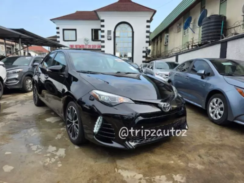 Toyota Corolla   - 2015
