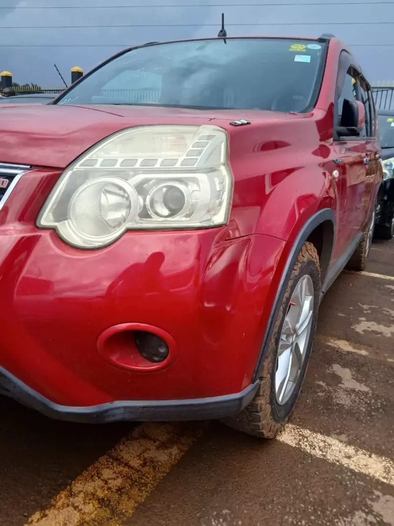 Nissan X-Trail - 2012