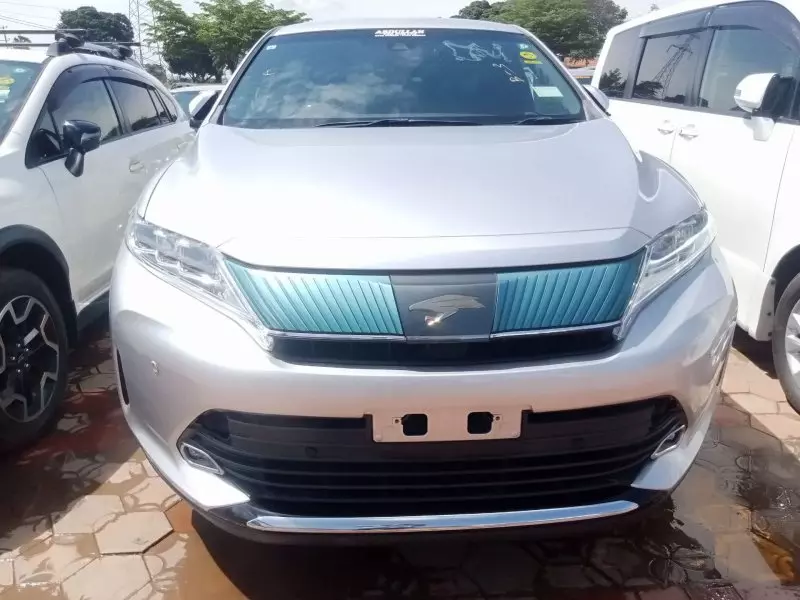 Toyota Harrier   - 2017