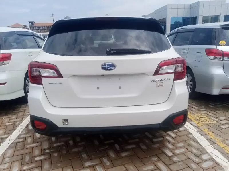 Subaru Outback   - 2016