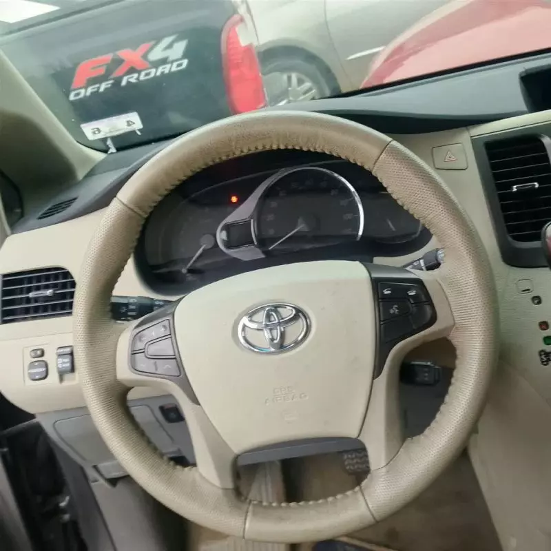 TOYOTA Sienna - 2014