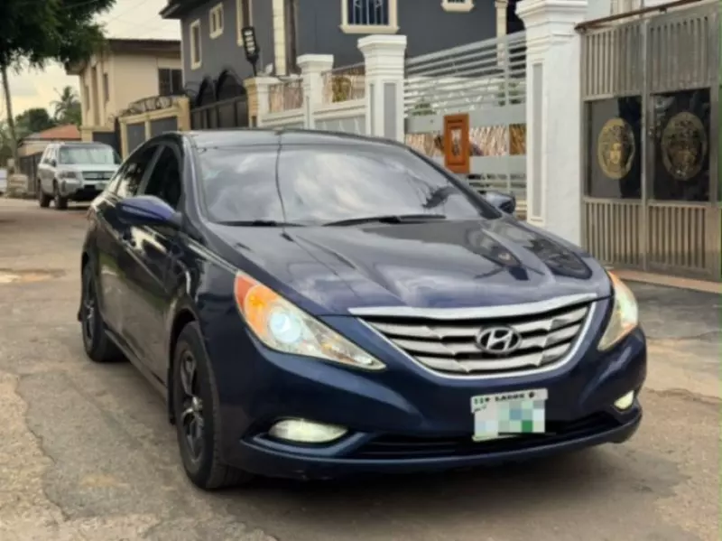 Hyundai Sonata - 2011