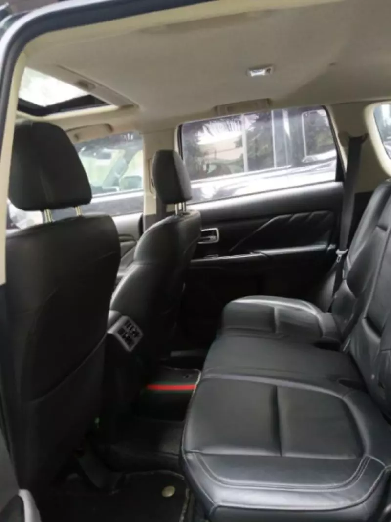 Mitsubishi OUTLANDER   - 2019
