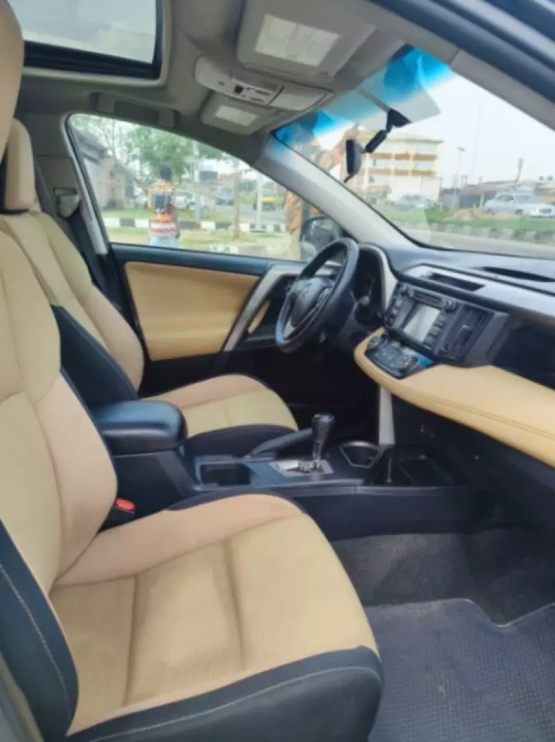 Toyota RAV 4   - 2016
