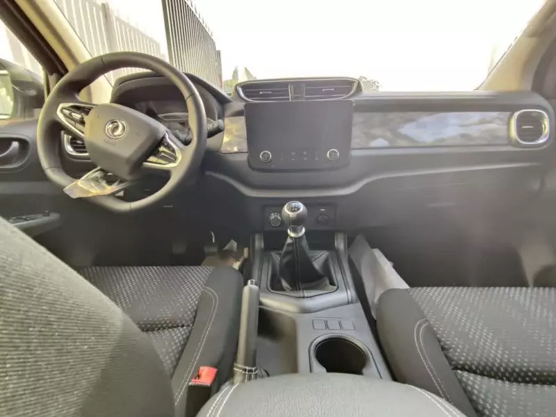 Nissan Rich 6   - 2026