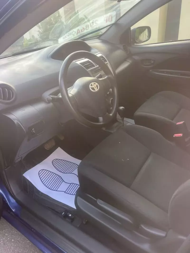 Toyota Yaris   - 2012