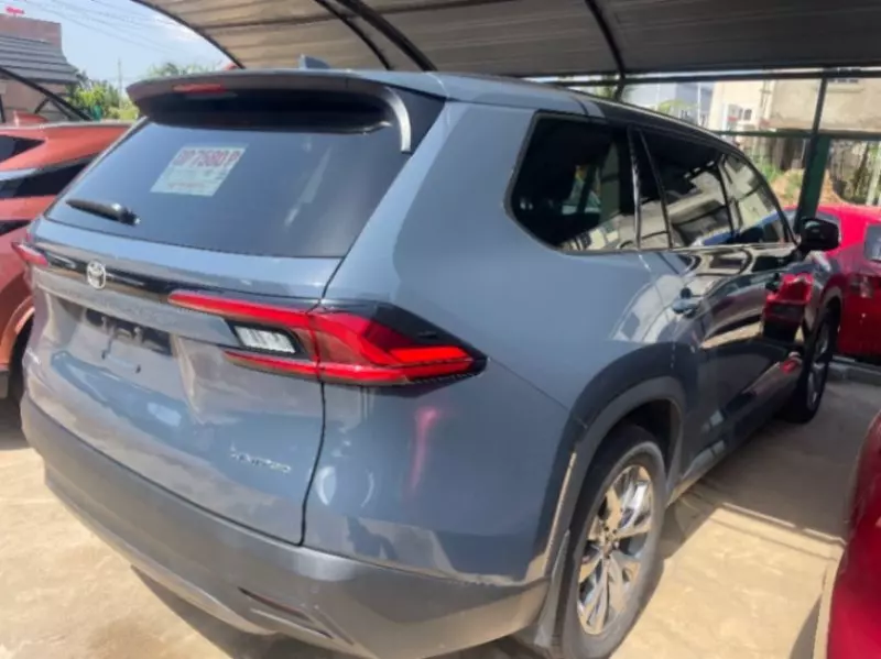 Toyota Grand Highlander   - 2024