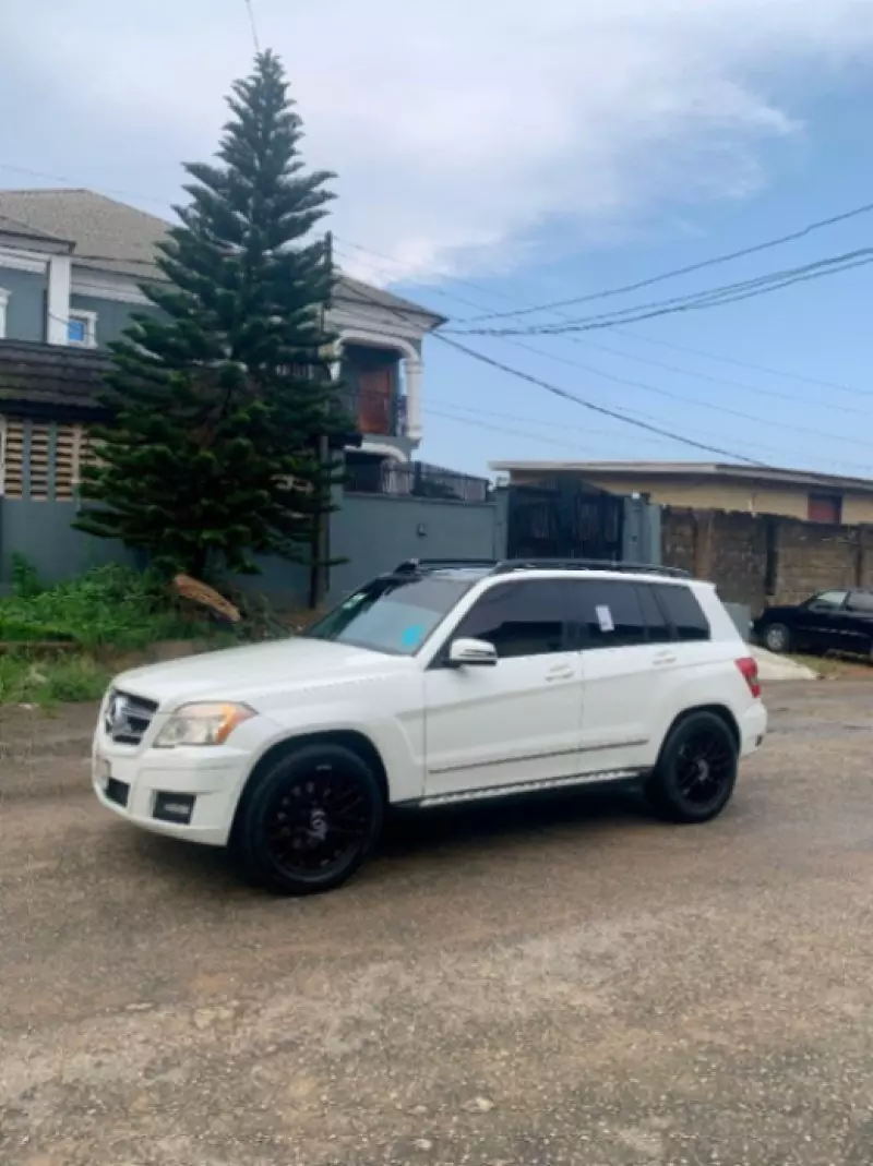 Mercedes-Benz GLK 350   - 2012