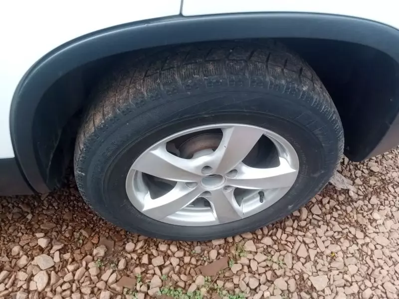 Volkswagen Tiguan   - 2012