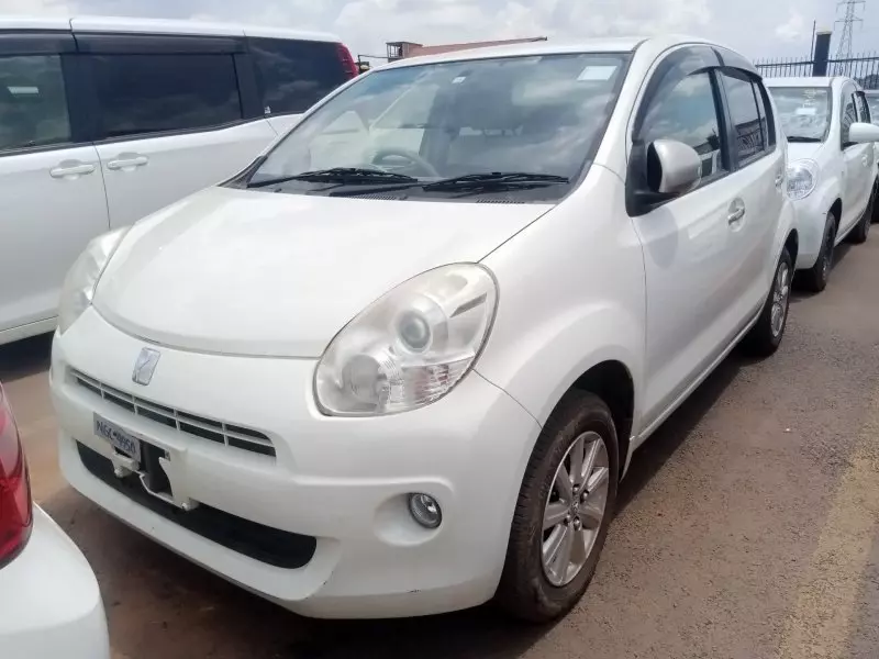 Toyota Passo   - 2012