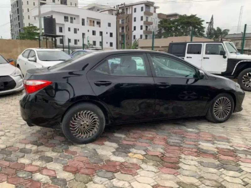 TOYOTA Corolla   - 2015