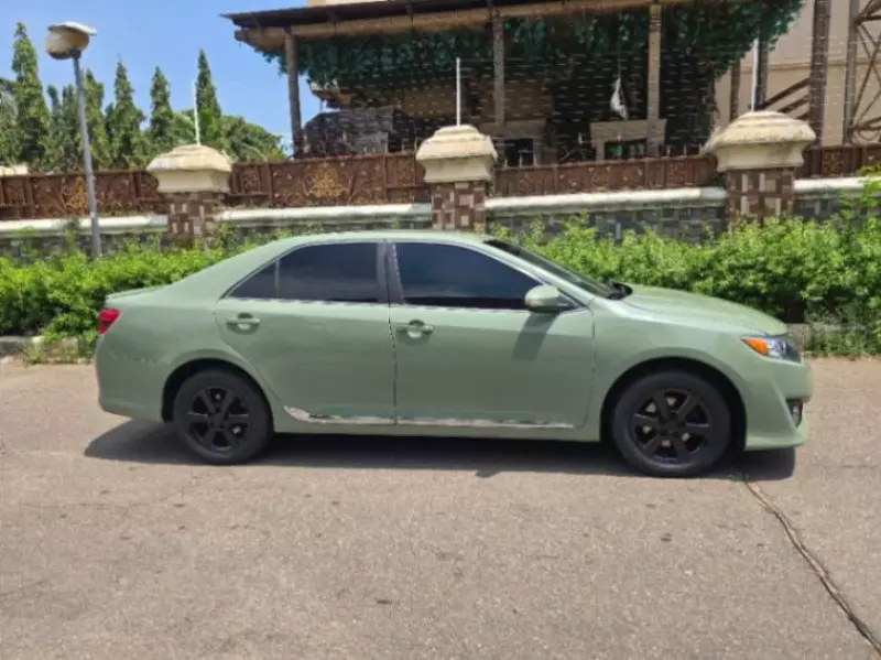 Toyota Camry - 2015