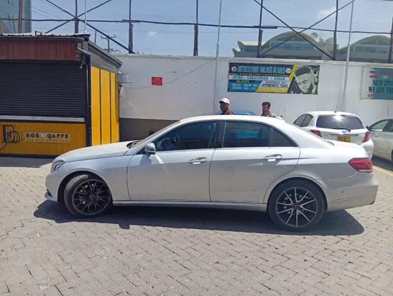 Mercedes-Benz E350   - 2014