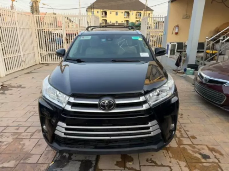 Toyota Highlander   - 2019