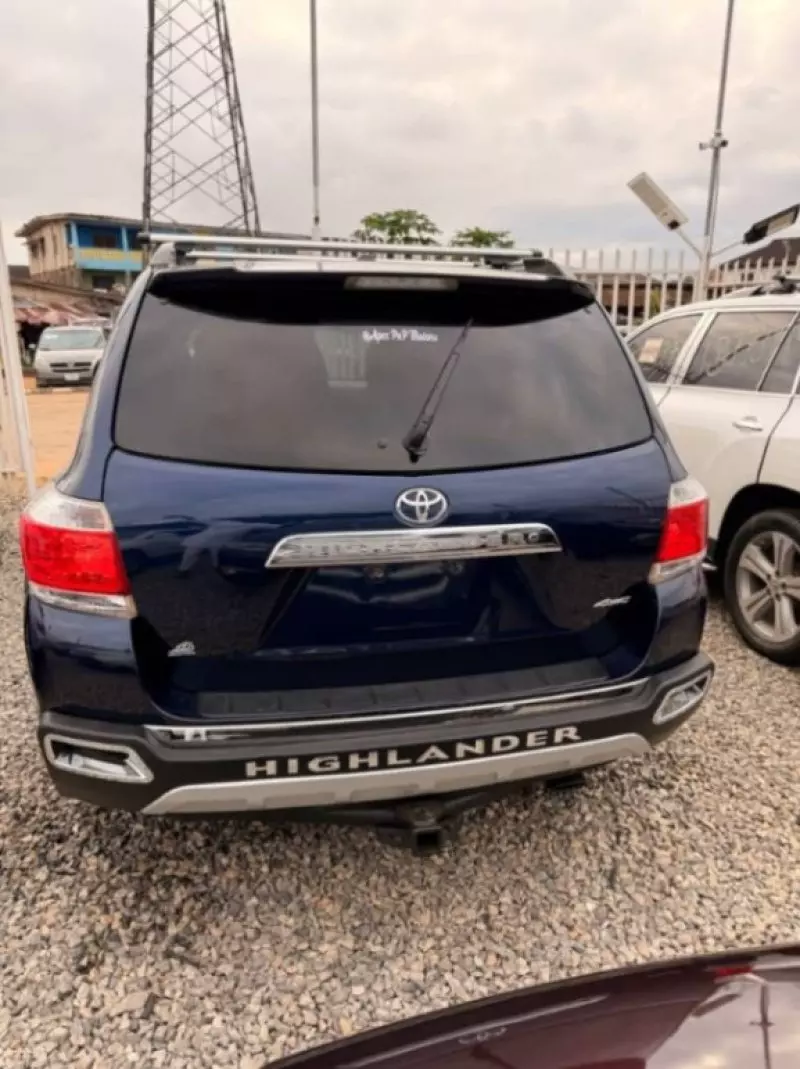 TOYOTA Highlander   - 2012