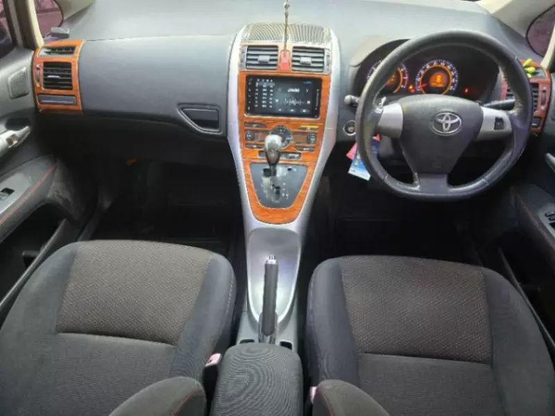 Toyota Auris   - 2009