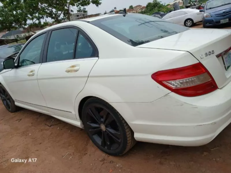 Mercedes-Benz C-Class   - 2009