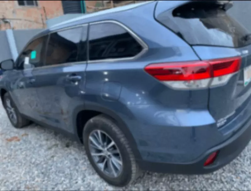 Toyota Highlander   - 2019