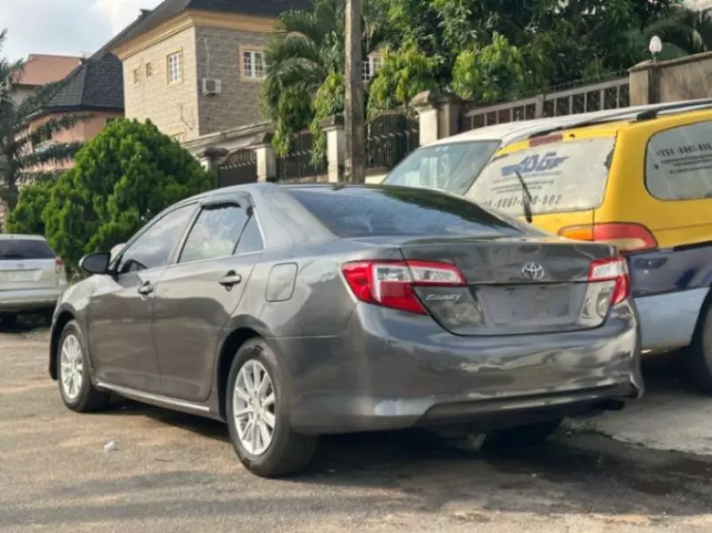 Toyota Camry   - 2012
