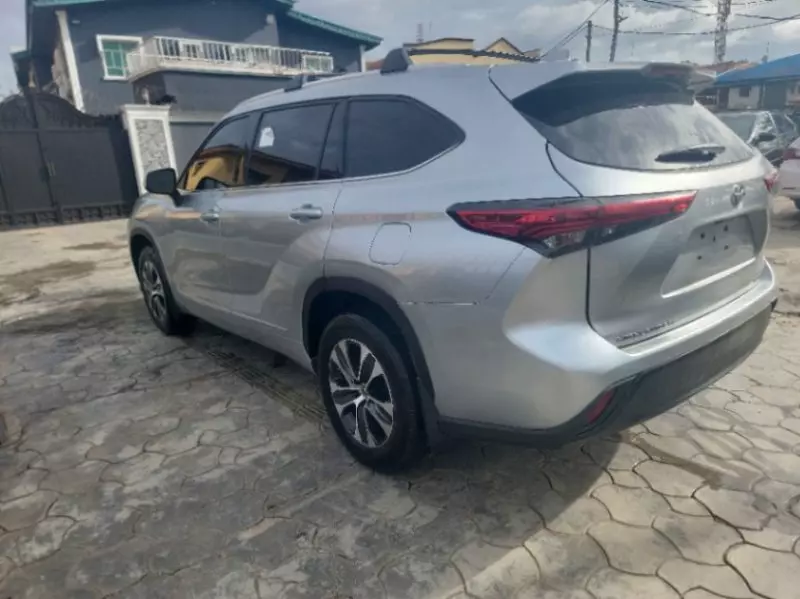 TOYOTA Highlander   - 2021