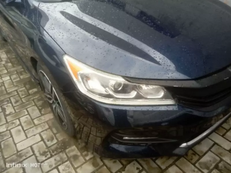 Honda Accord   - 2017