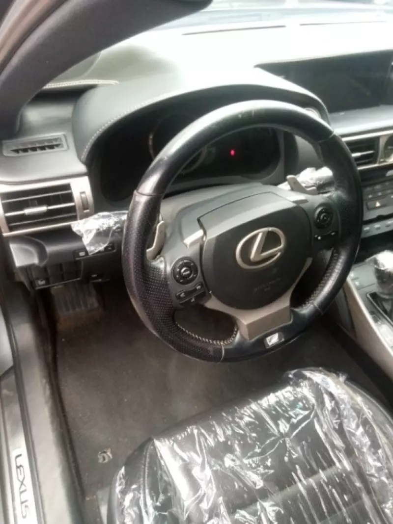Lexus IS   - 2016