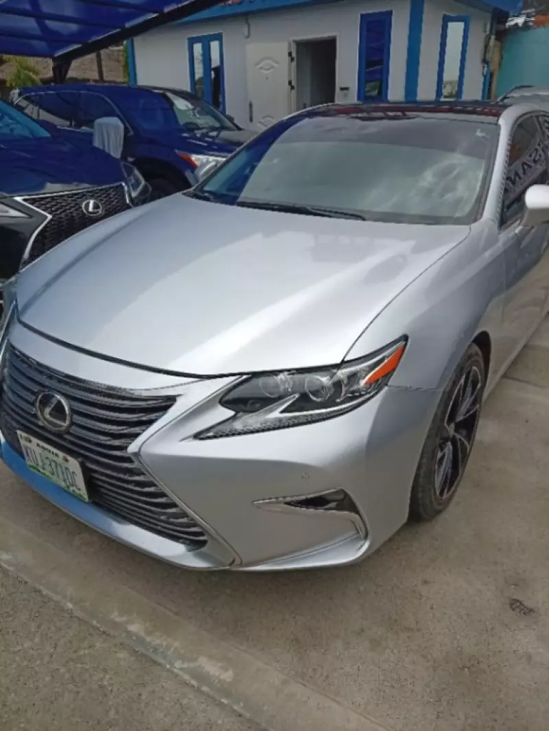 Lexus ES - 2013