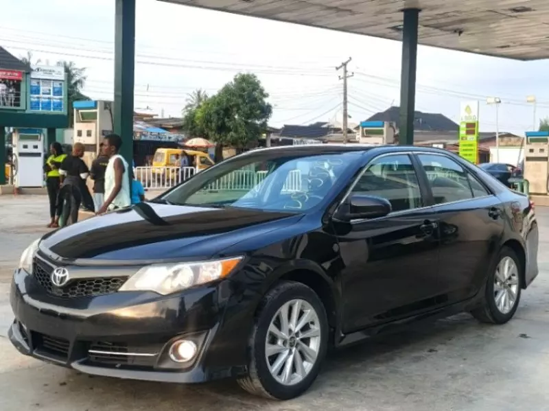TOYOTA Camry   - 2012